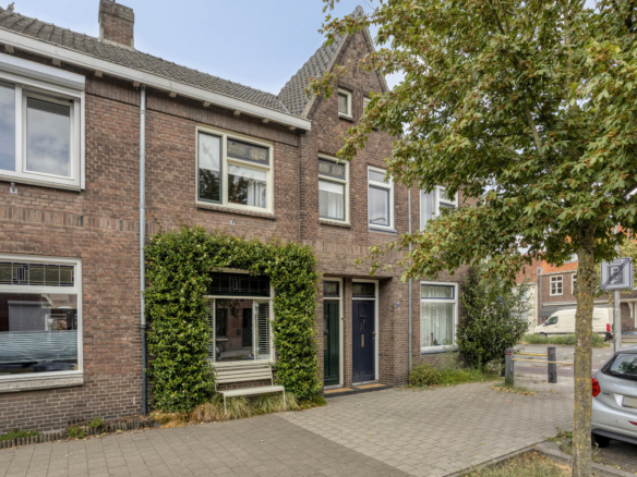 Tilburg, van Goorstraat 1a.